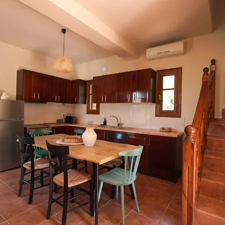 Casa Di Mani Kotroni Vacation 2 Bedroom Maisonette With Shared Pool * Kotronion (West Mani)
