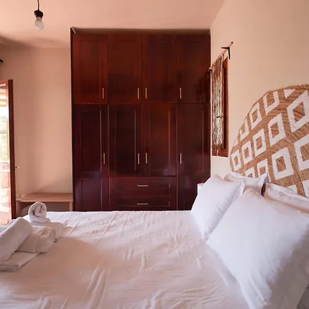 Casa Di Mani Kotroni Vacation 2 Bedroom Maisonette With Shared Pool * Kotronion (West Mani)