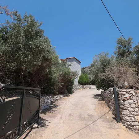 Casa Di Mani Kotroni Vacation 2 Bedroom Maisonette With Shared Pool Kotronion (West Mani)