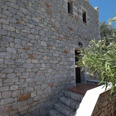 Casa Di Mani Kotroni Vacation 2 Bedroom Maisonette With Shared Pool Kotronion (West Mani)