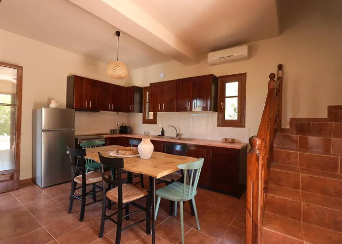 Casa Di Mani Kotroni Vacation 2 Bedroom Maisonette With Shared Pool * Kotronion (West Mani)