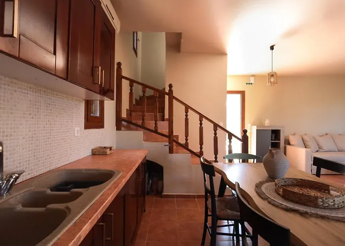 Vakantiehuis Casa Di Mani Kotroni Vacation 2 Bedroom Maisonette With Shared Pool Kotronion (West Mani)