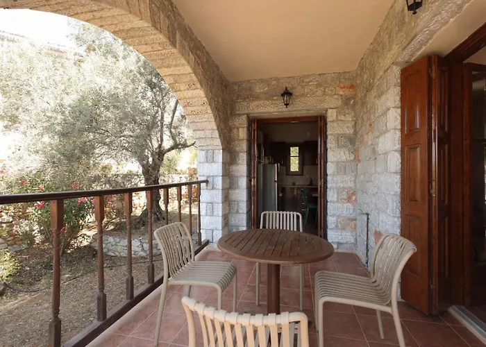 Casa Di Mani Kotroni Vacation 2 Bedroom Maisonette With Shared Pool *