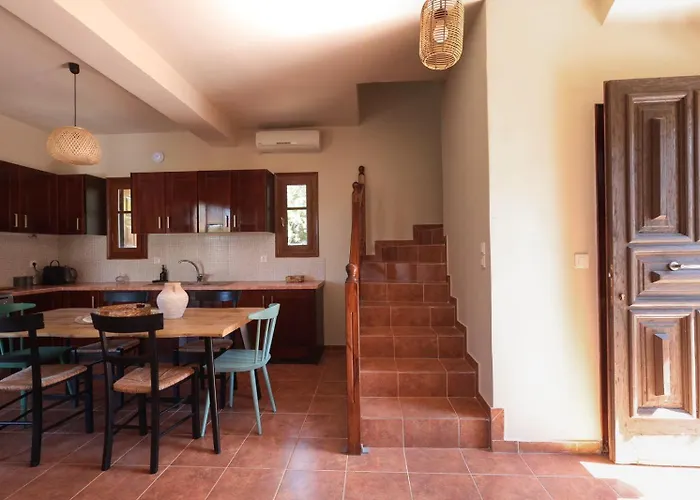 Vakantiehuis Casa Di Mani Kotroni Vacation 2 Bedroom Maisonette With Shared Pool Kotronion (West Mani)